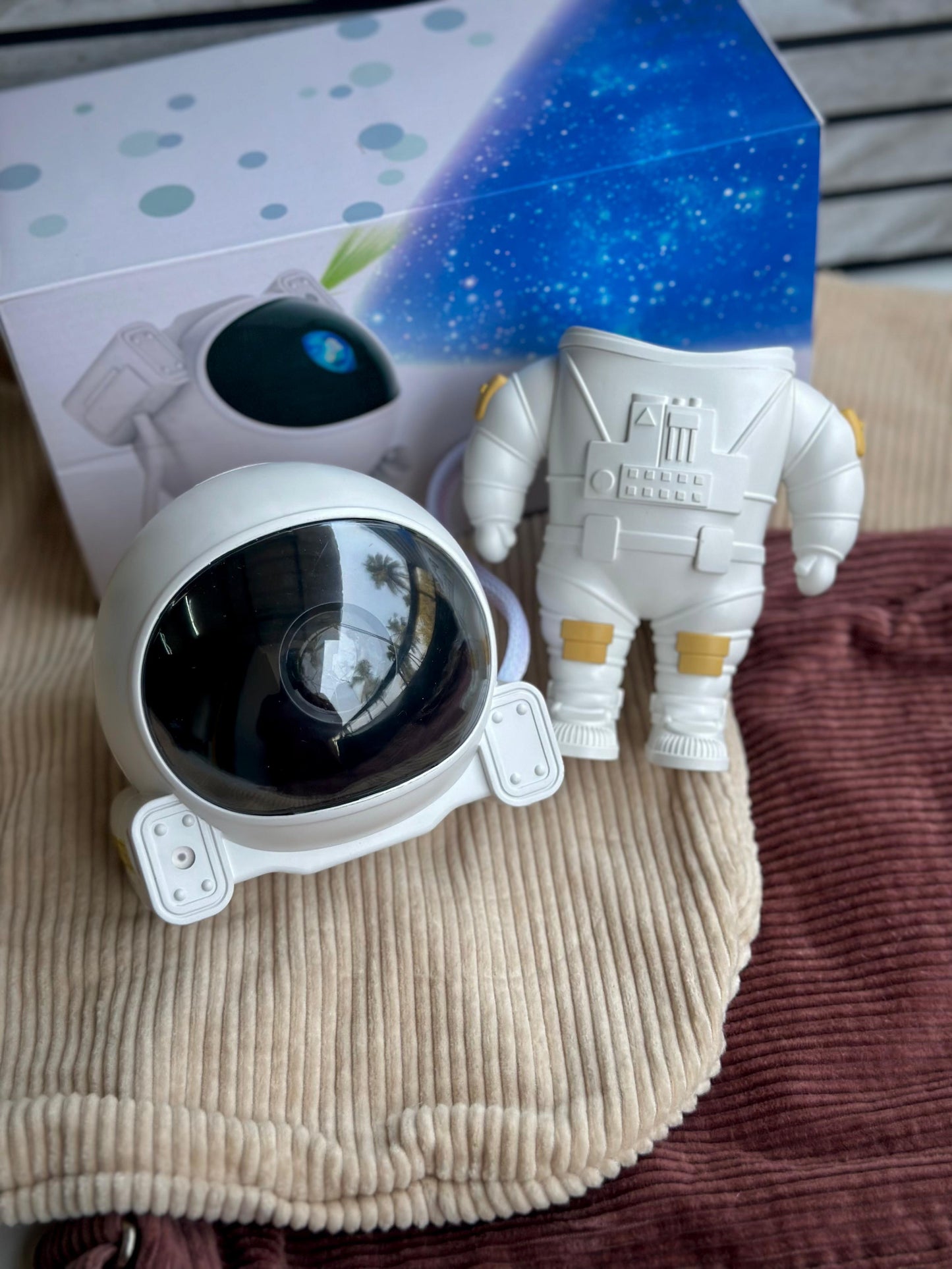 ASTRONAUT GALAXY LIGHT PROJECTOR