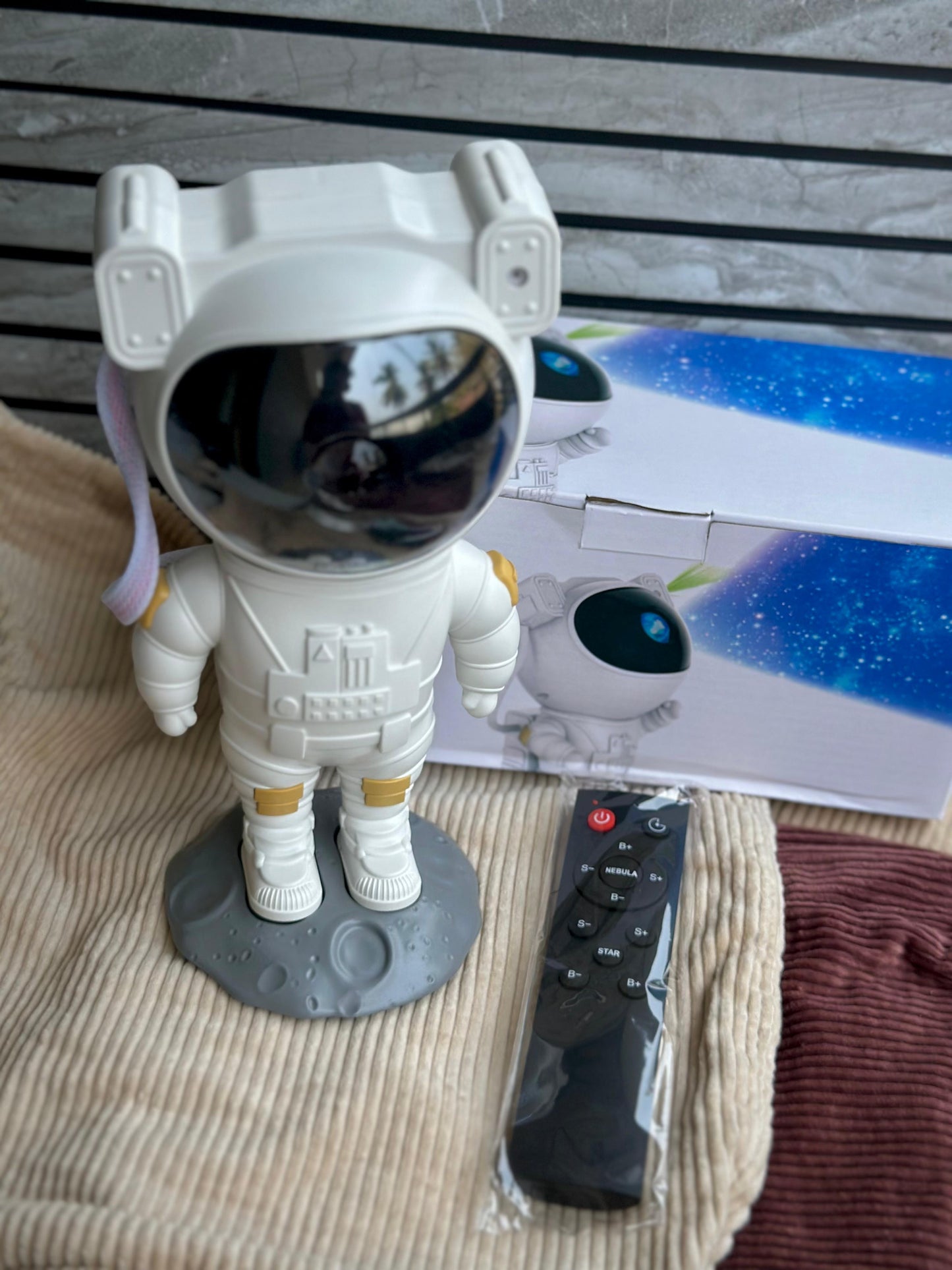 ASTRONAUT GALAXY LIGHT PROJECTOR